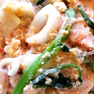 แซ่บถาวร(ข้าวยำไก่แซ่บ)