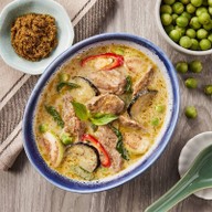 เมนูของร้าน Basil Thai Kitchen Royal Garden Plaza