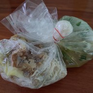 รสดี ก๋วยเตี๋ยวปลา หน้า รร.จีน