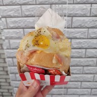 เมนูของร้าน Tama-go たまご Cheesy Egg Sandwich Tamago Hatyai