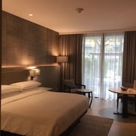 ภูเก็ตแมริออทรีสอร์ทแอนด์สปาในยางบีช