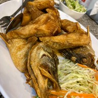 ครัวอัปสร คริสตัล ราดหน้าไฟแดง คั่วไก่ ผัดซีอิ๊ว โกยซีหมี่ เลียบด่วนเอกมัย คริสตัลมาร์เก็ต