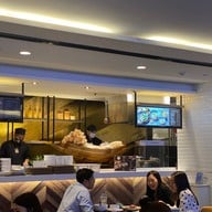 หอมจรัญก๋วยเตี๋ยวเรือ The Emporium