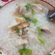 เมนูของร้าน เจ๊เจ็งลูกชิ้นปลา