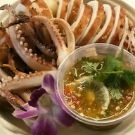หมึกสดย่าง แซ่บสะท้านโลกา เลียบใต้