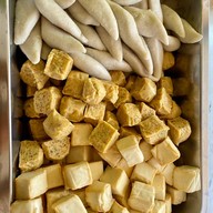 หลังบ้าน คูซีน ศรีสะเกษ