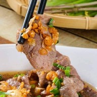 เลิศรส ก๋วยเตี๋ยวไก่ตุ๋นมะระ หมูตุ๋นยาจีน