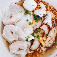 เมนูของร้าน เกี๊ยวปลาเจ้ย้งสาขา2