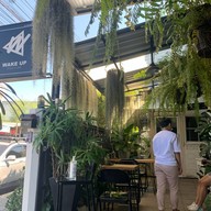 Wake Up Studio x Cafe