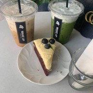 Wake Up Studio x Cafe