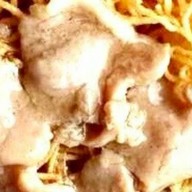 ราดหน้ายอดผักเอ็มไพร์ ตร. ซอยทรายทอง 20 ถนนติวานนท์ ตำบลท่าทราย อำเภอเมือง นนทบุรี