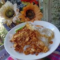 ป้าต้อม&เรสเตอรองท์ ป้าต้อม อาหารตามสั่ง