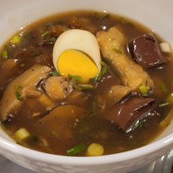 เมนูของร้าน ก๋วยจั๊บน้ำข้นกระดูกอ่อน