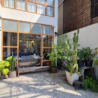บรรยากาศ Blue Dye Cafe Sukhumvit 36