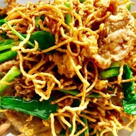 ราดหน้ายอดผักเอ็มไพร์ ตร. ซอยทรายทอง 20 ถนนติวานนท์ ตำบลท่าทราย อำเภอเมือง นนทบุรี