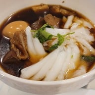 เมนูของร้าน ก๋วยจั๊บน้ำข้นกระดูกอ่อน