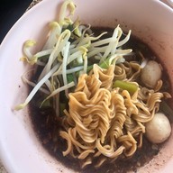 เมนูของร้าน ก๋วยเตี๋ยวเรือเจ๊นา