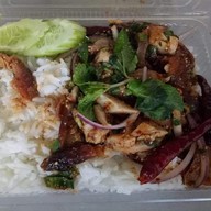 ครัวป้าสวน ส้มตำ ยำ อาหารตามสั่ง ครัวป้าสวน