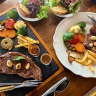 The Cozy Bistro and Cafe’