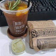 มิตรปลาทองคาเฟ่