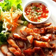ลุงต่าย อาหารตามสั่ง -