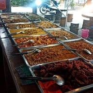 แหม่มข้าวแกงปักษ์ใต้