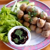 ลูกชิ้นปิ้งย่าง(เอ๋ปิ้งย่าง)