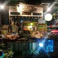 ร้านก๋วยเตี๋ยวเรือพระนคร ซอยกำนันแม้น 10