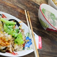 เมนูของร้าน ก๋วยเตี๋ยวคั่วไก่ชามเปล
