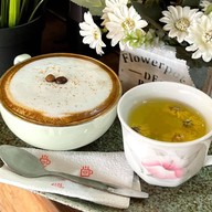 Cream Cafe’ (น้องครีมคาร์แคร์)