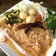 แม่นิด ขนมจีนน้ำยาโคราช