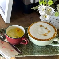 Cream Cafe’ (น้องครีมคาร์แคร์)