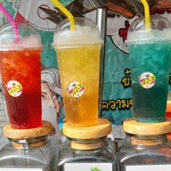 ส.ซาสี่ น้ำจรวดซ่าส์ ชากาแฟโบราณ