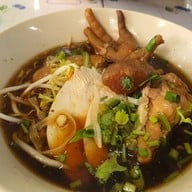 เมนูของร้าน บ้านแพรวก๋วยเตี๋ยวไก่ตุ๋น