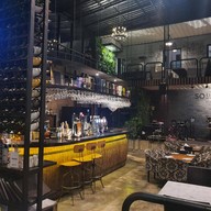 Atmosphere of So Rich The Bistro