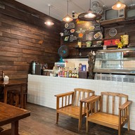 เฮือนคำหลวง - Hueankhamluang