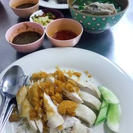 เจ๊หงษ์ข้าวมันไก่ เวทีมวยอ้อมน้อย(ต้นตำรับ)