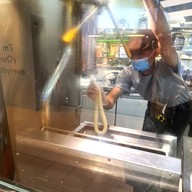 STREET CHURROS CentralWorld ชั้น 6 ( ด้านหน้า ZEN Department Store )