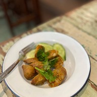 เฮือนคำหลวง - Hueankhamluang