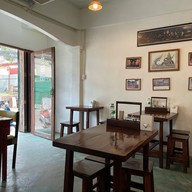 เฮือนคำหลวง - Hueankhamluang