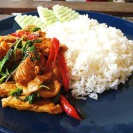 กะเพราถาด กาดก้อม กาดก้อม