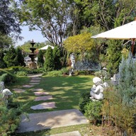 บรรยากาศ Lemongrass Kitchen & Garden