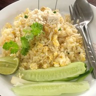 เมนูของร้าน พี่ต่าย ข้าวผัดปู ภูมิใจเสนอ