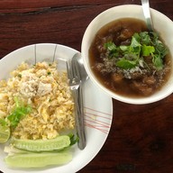 เมนูของร้าน พี่ต่าย ข้าวผัดปู ภูมิใจเสนอ