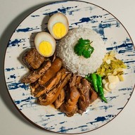 One One Bangkok สุขุมวิท 55 (ทองหล่อ)