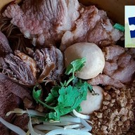 ลุงต้น ก๊วยเตี๋ยวหมูตุ๋น&สเต็กริมน้ำ