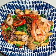 One One Bangkok สุขุมวิท 55 (ทองหล่อ)