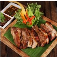 ส้มตำ นายธีร์อิส้ายพาสวบ ส้มตำ ยำคอหมูย่าง ตลาดร่วมเจริญสะพานขาว