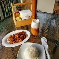 เมนูของร้าน On The Hill Karon Restaurant & Café