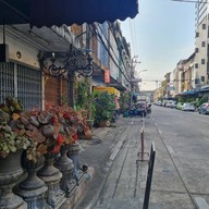 หน้าร้าน EAT ART